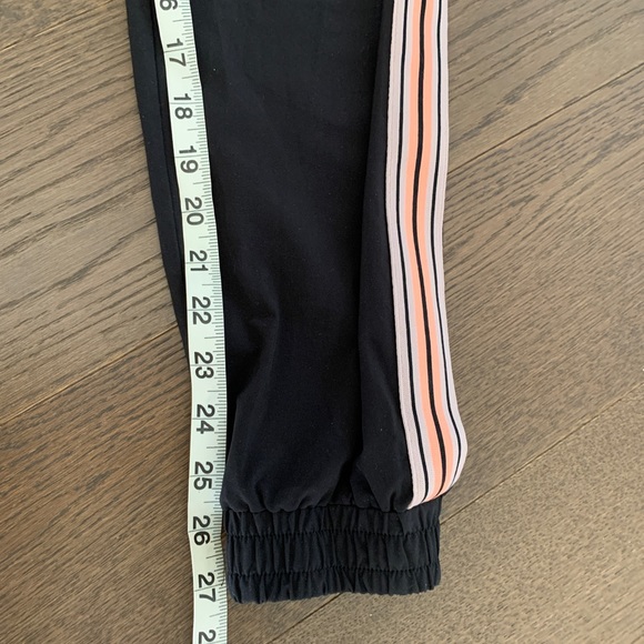 Aritzia TNA woven side striped joggers size XXS black/pink - Picture 8 of 10
